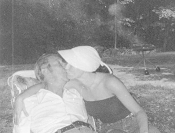 14439_1074573725040_7349883_n_2